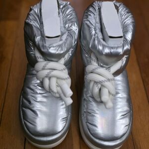 UGG Silver Puffer Snow Boots